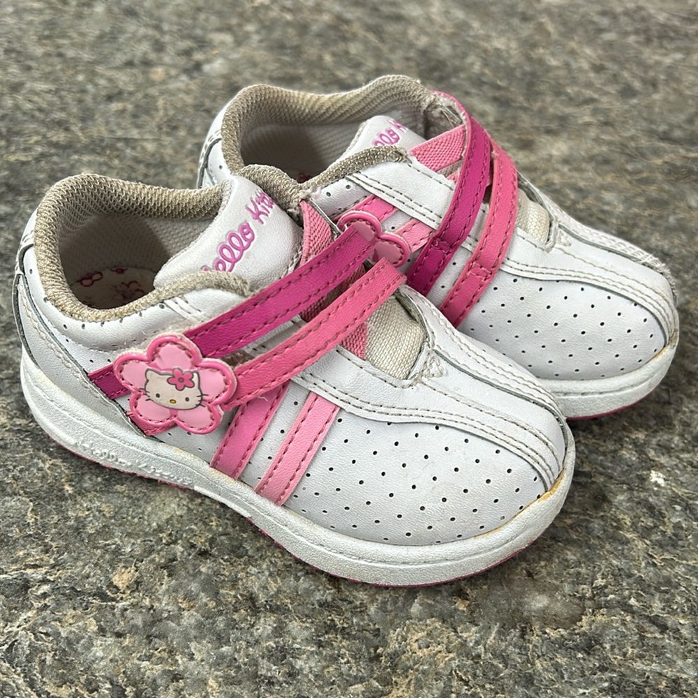 Hello Kitty By Sanrio Toddler Sneakers Runners with Velcro